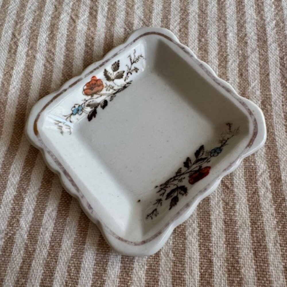 Wedgwood "Floral" Salt Dish - Rare!